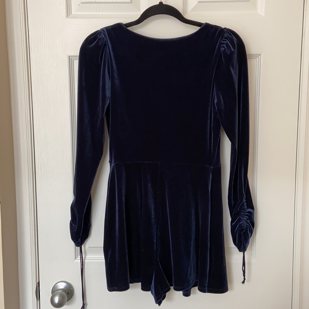 NWT UO‎ Long Sleeve Velvet Romper - Picture 2 of 5